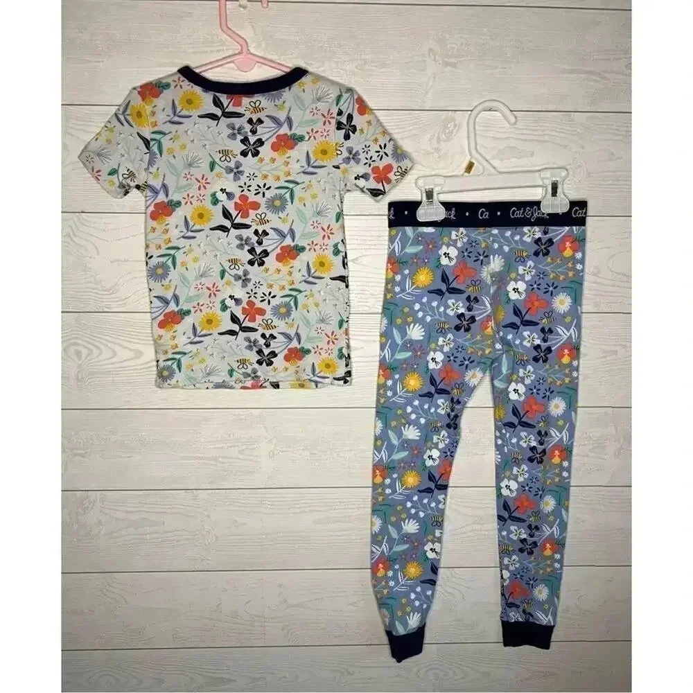 Cat & Jack girl’s floral pajama set Size 6